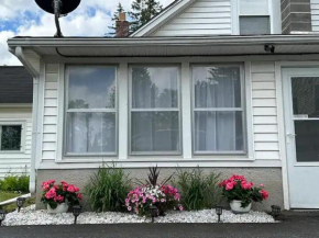 Cute Cottage near the track, broadway, SPAC, Golf